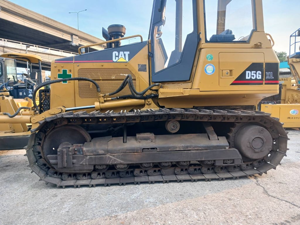 รถแทรคเตอร์ CAT D5GXL ใบมีด 6 ทิศทาง สอบถามที่คุณครีม 0658844400