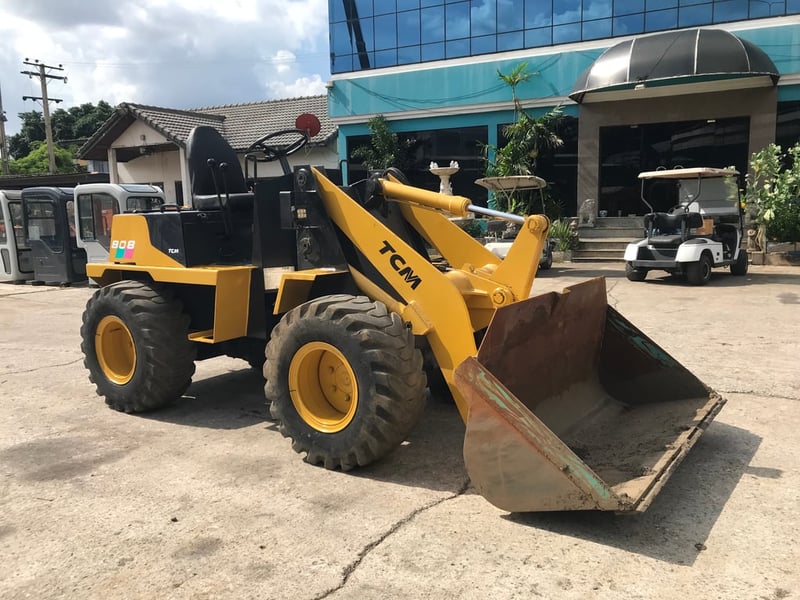 รถตัก TCM 808 
