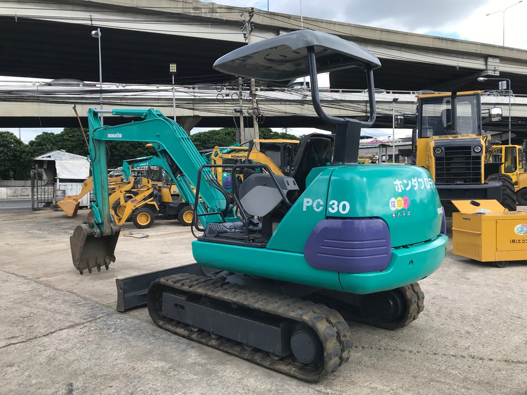รถขุด KOMATSU PC30-7 ใช้งานมาน้อย สอบถามที่คุณครีม 0658844400