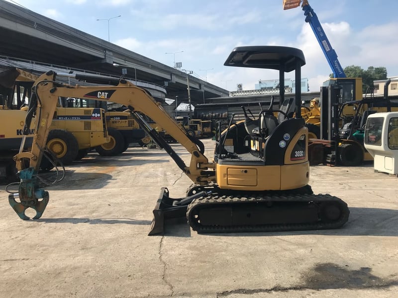 รถขุด CAT 304CR พร้อมใช้งาน สอบถามที่คุณครีม 0658844400