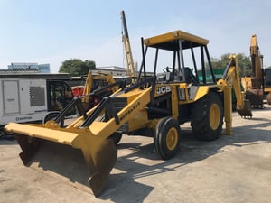 รถตักหน้าขุดหลัง JCB 3CX ใช้งานมาน้อย สอบถามที่คุณครีม 0658844400