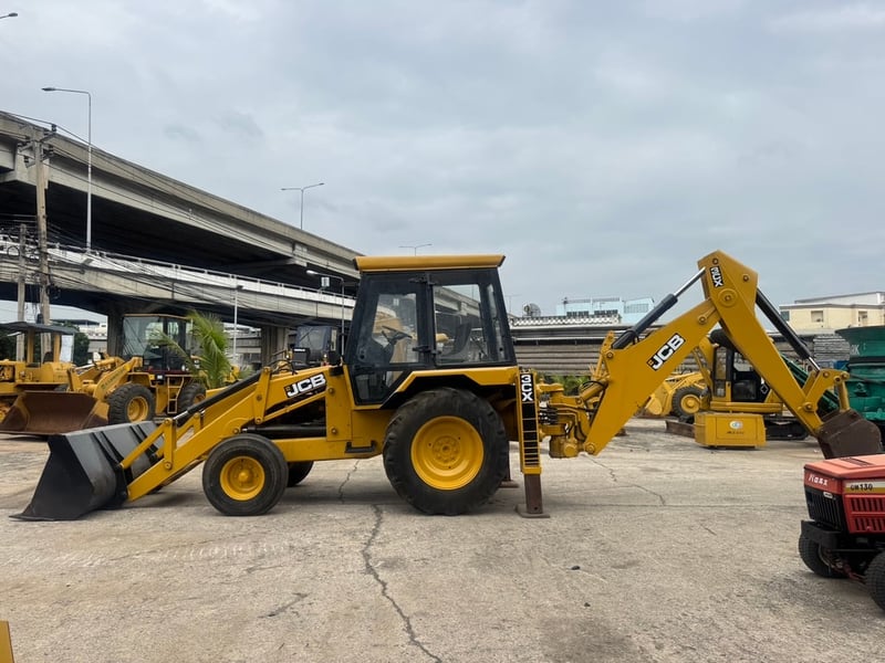 รถตักหน้าขุดหลัง JCB 3CX ใช้งานมาน้อย สอบถามที่คุณครีม 0658844400