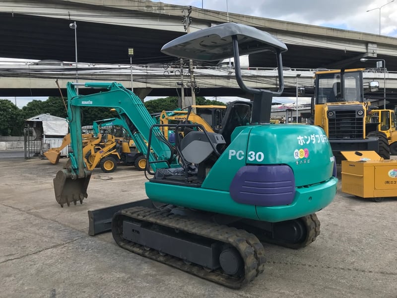 รถขุด KOMATSU PC30-7 พร้อมใช้งาน สอบถามที่คุณครีม 0658844400