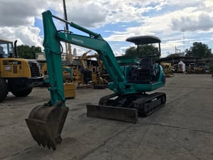 รถขุด KOMATSU PC30-- ใช้งานมาน้อย สอบถามที่คุณครีม 0658844400