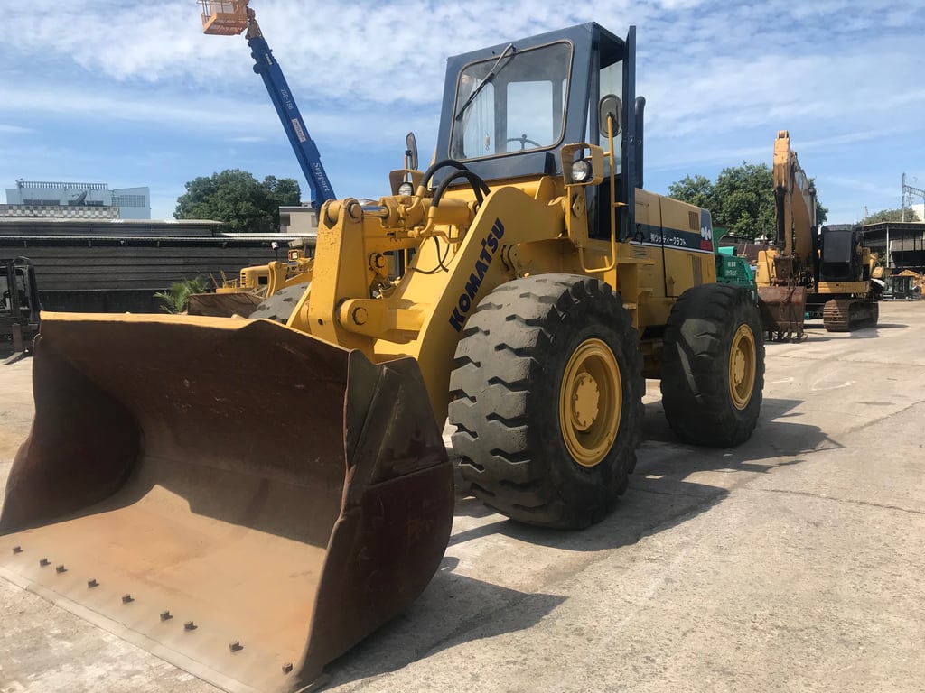รถตัก KOMATSU 530 เท่ากับ WA300 ใช้งานมาน้อย สอบถามที่คุณครีม 0658844400 รถตัก KOMATSU 530 เท่ากับ WA300 ใช้งานมาน้อย สอบถามที่คุณครีม 0658844400