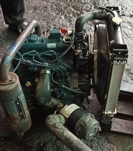 ขายเครื่องคูโบต้า3สูบ ญี่ปุ่น รุ่น V1105 ขนาด28แรงม้า รุ่นใหม่ ระบบไดเร็คอินเจ็คชั่น สำหรับใส่แบ็คโฮ PC 30,35 และรถไถนั่งขับสภาพสวยมากๆ