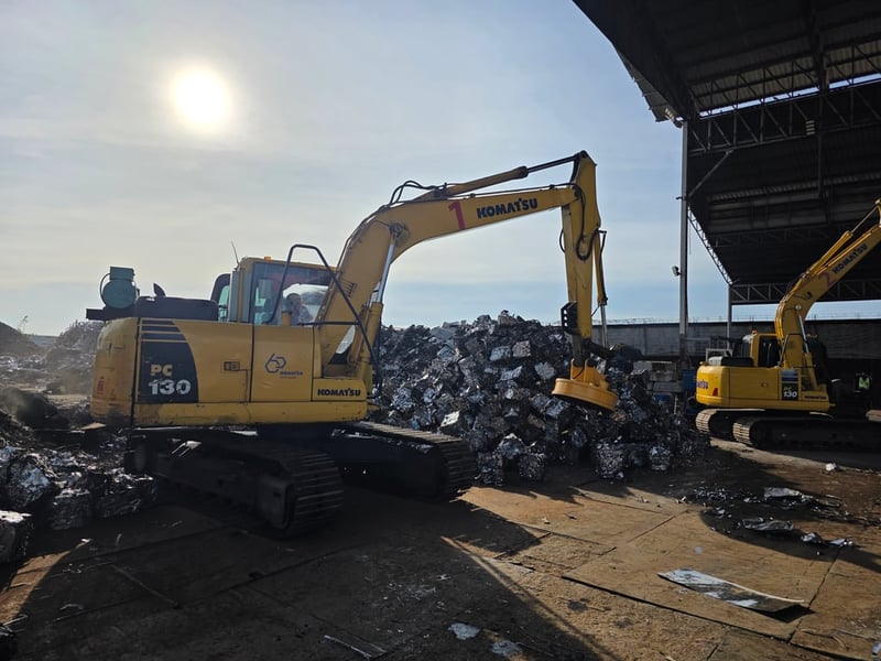 จำหน่ายขายแม่เหล็กไฟฟ้าติดรถแม็คโครขนาด110cmรถแม็คโครpc200, SK200 , SX1-2 , CAT 315 , SANY 215 จำหน่ายขายแม่เหล็กไฟฟ้าติดรถแม็คโครขนาด110cmรถแม็คโครpc200, SK200 , SX1-2 , CAT 315 , SANY 215