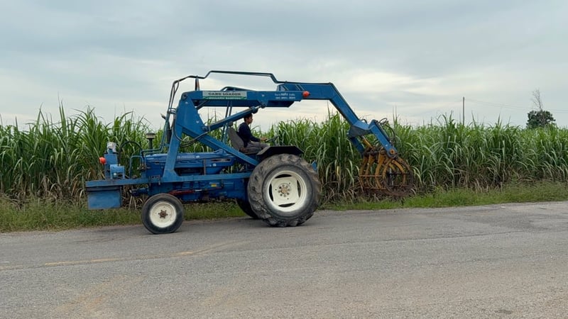 รถคีบกลกิจ