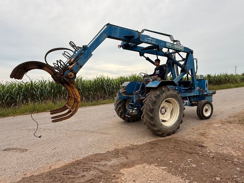 รถคีบกลกิจ