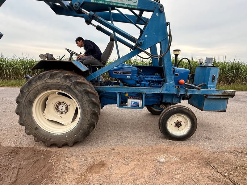 รถคีบกลกิจ