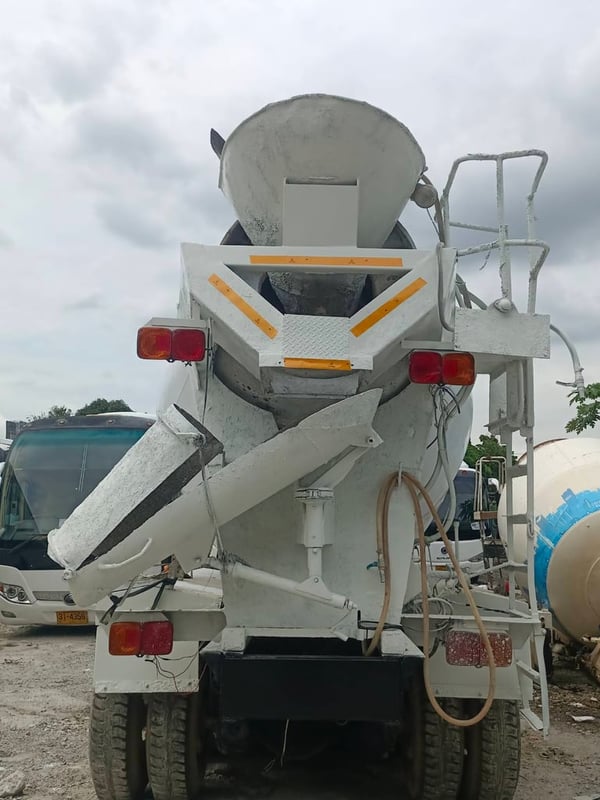 ขายรถ 10 ล้อ UD โม่ปูน