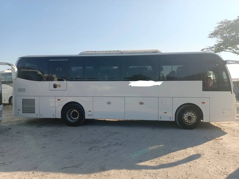 ชายรถบ้ส 35 ทีนัง ยาว 10 เมตร ชายรถบ้ส 35 ทีนัง ยาว 10 เมตร