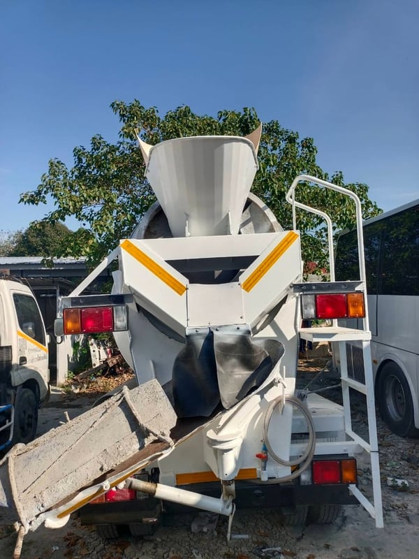 ขายรถโม่ปูน 6 ล้อ  ขนาด 2.5 คิว