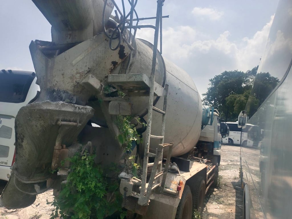 รถโม่ปูนขนาด 7 คิว UD