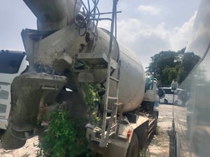 รถโม่ปูนขนาด 7 คิว UD