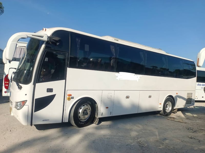 ชายรถบ้ส 35 ทีนัง ยาว 10 เมตร ชายรถบ้ส 35 ทีนัง ยาว 10 เมตร