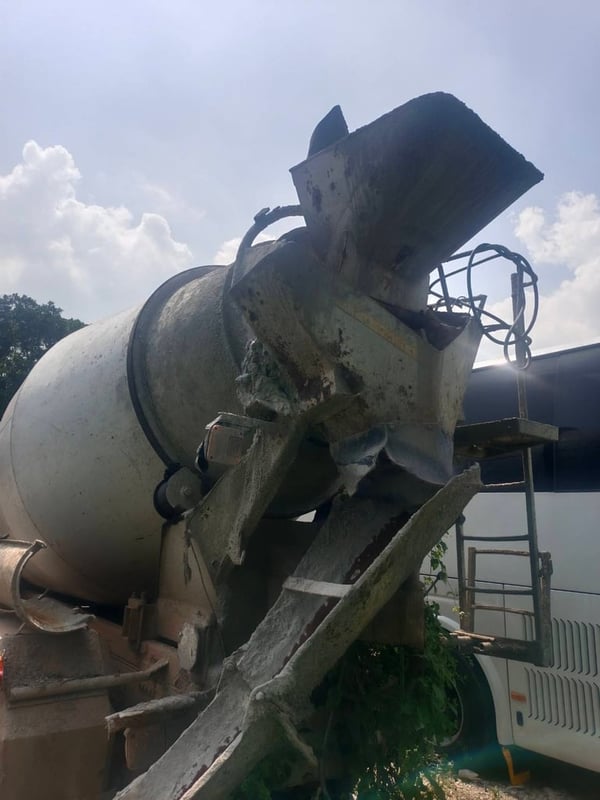 รถโม่ปูนขนาด 7 คิว UD