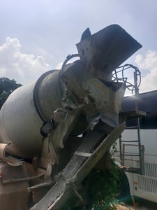 รถโม่ปูนขนาด 7 คิว UD