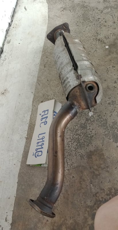 ขายท่อแคทตาไลติก  honda jazz gd 04 vtec ท่อแคทตาไลติก  แท้ถอดสภาพเดิมๆ  ผ่านการใช้งานมาน้อย ไส้เต็ม ไม่ผุ  ผ่านการใช้งานมาน้อย  เน้นจอด ขาย9900฿ไม่รวมค่าส่ง รับของได้ที่บางกะปิ โทร 081-1162670 