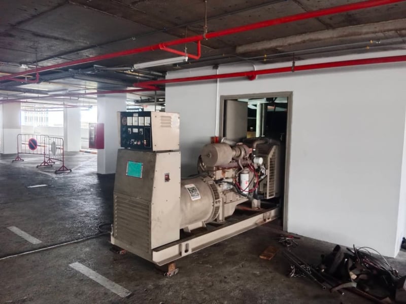 เครื่องปั่นไฟมือสอง (คัมมิ่นส์)