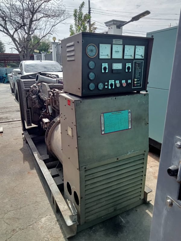 เครื่องปั่นไฟมือสอง (คัมมิ่นส์)