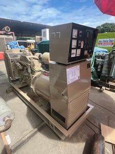 เครื่องปั่นไฟคัมมิ่นส์มือสอง 188 Kva เครื่องปั่นไฟคัมมิ่นส์มือสอง 188 Kva