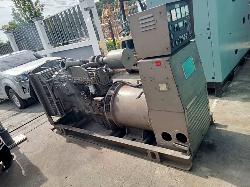 เครื่องปั่นไฟมือสอง (คัมมิ่นส์)