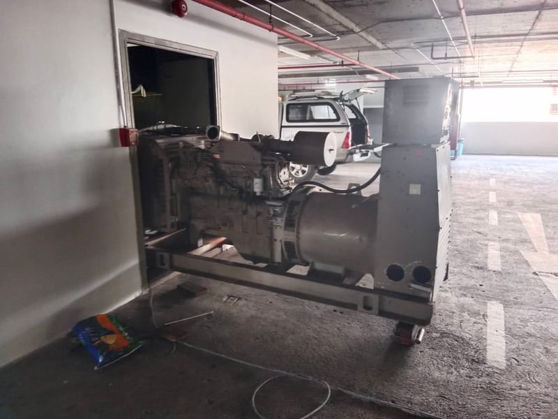 เครื่องปั่นไฟมือสอง (คัมมิ่นส์)