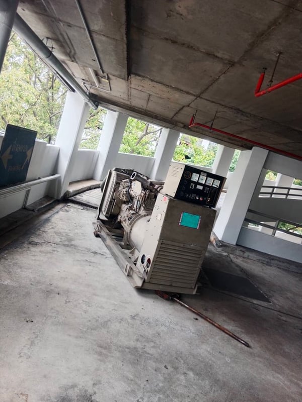 เครื่องปั่นไฟมือสอง (คัมมิ่นส์)