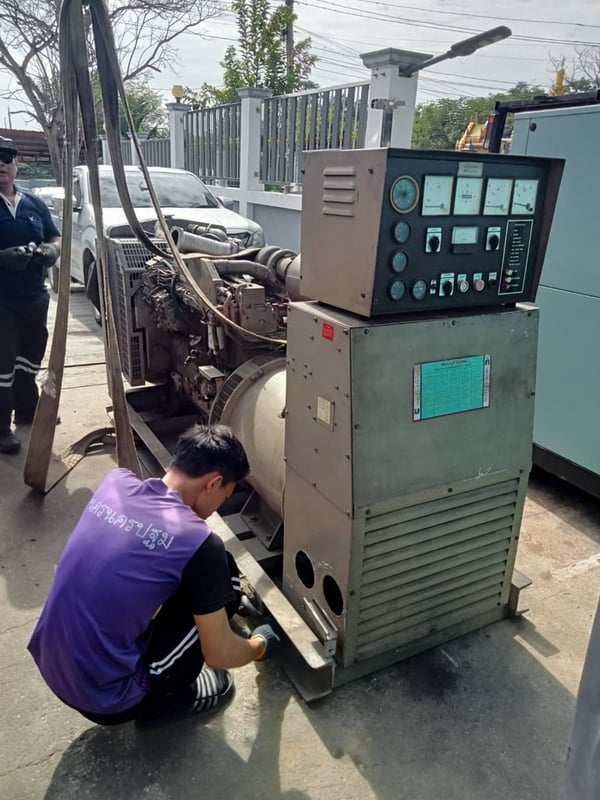 เครื่องปั่นไฟมือสอง (คัมมิ่นส์)