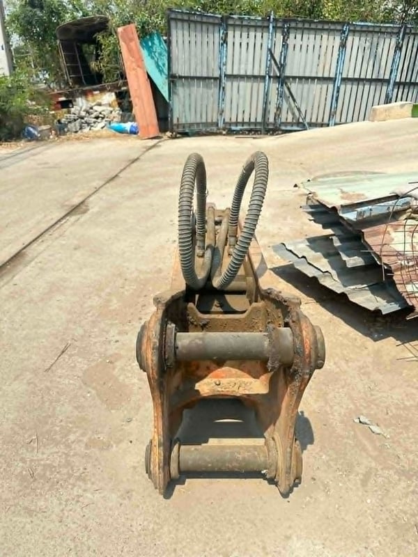 หัวกระแทก หัวเบรกเกอร์ 100-140 สลัก65มิล ยี่ห้อ อัศดา