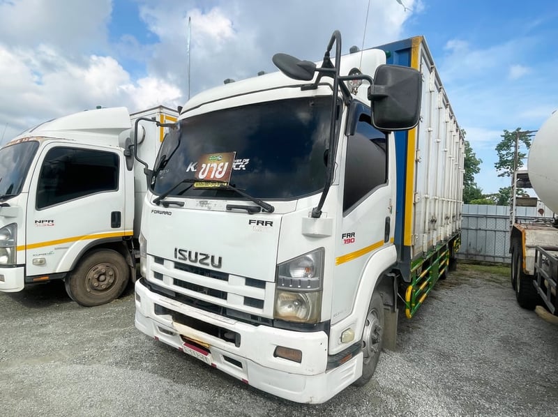 หกล้อตู้สิบบาน ISUZU FRR 190 แรง ปี 2556 (0034) หกล้อตู้สิบบาน ISUZU FRR 190 แรง ปี 2556 (0034)