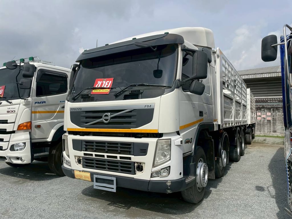 สิบสองล้อคอกพ่วง VOLVO FM 440 แรง ปี 2556 (2890,6467) สิบสองล้อคอกพ่วง VOLVO FM 440 แรง ปี 2556 (2890,6467)