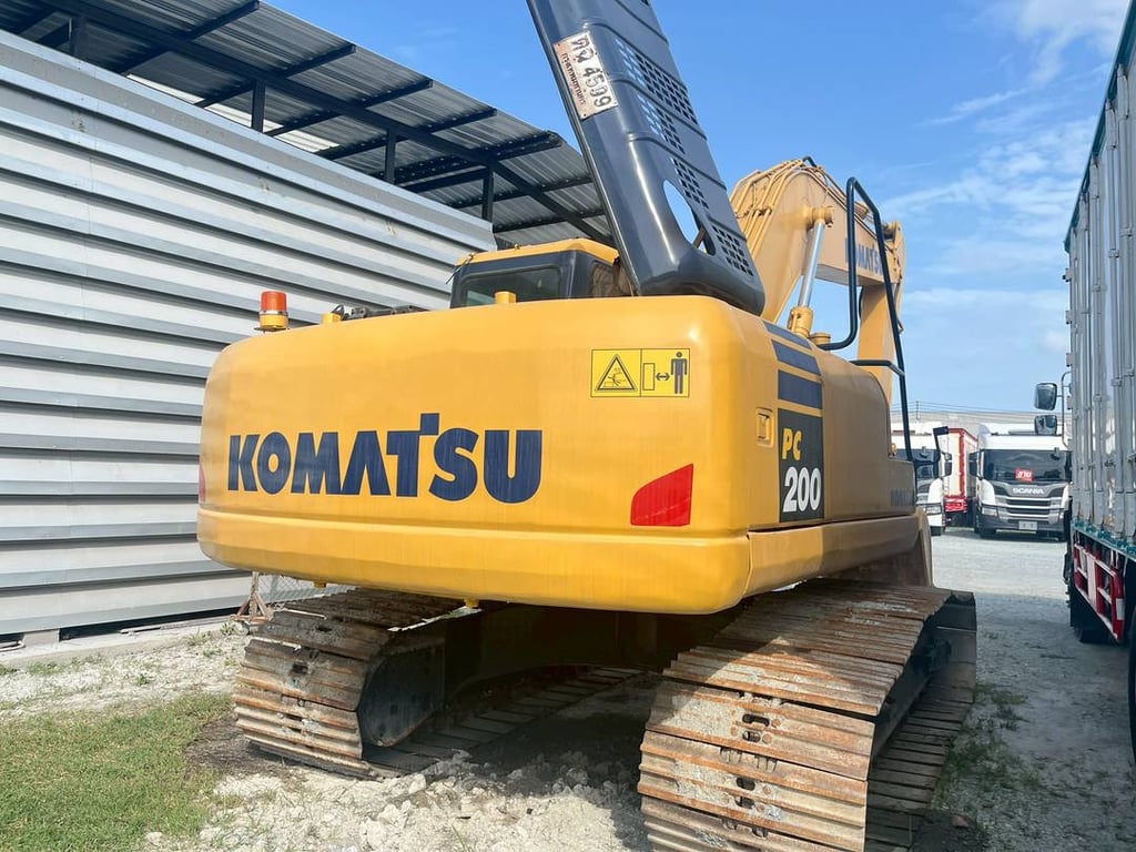รถแบ็คโฮ KOMATSU PC200 รุ่น 7 ปี 48 (4599) รถแบ็คโฮ KOMATSU PC200 รุ่น 7 ปี 48 (4599)