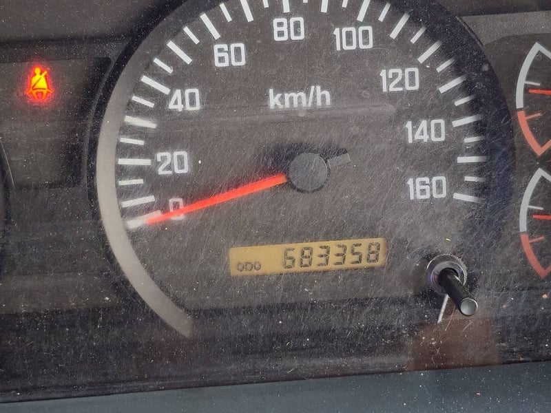 หกล้อตู้สิบบาน ISUZU FTR 240 แรง ปี 2558 (2715)