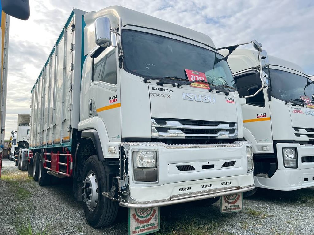 สิบล้อตู้สิบบาน ISUZU FVM 300แรง ปี 62 (0634) สิบล้อตู้สิบบาน ISUZU FVM 300แรง ปี 62 (0634)