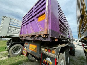 หางเซมิดั้มพ์ สองเพลา อู่เพชรรัตน์นำกิจเจริญ ปี 66 (9819) 