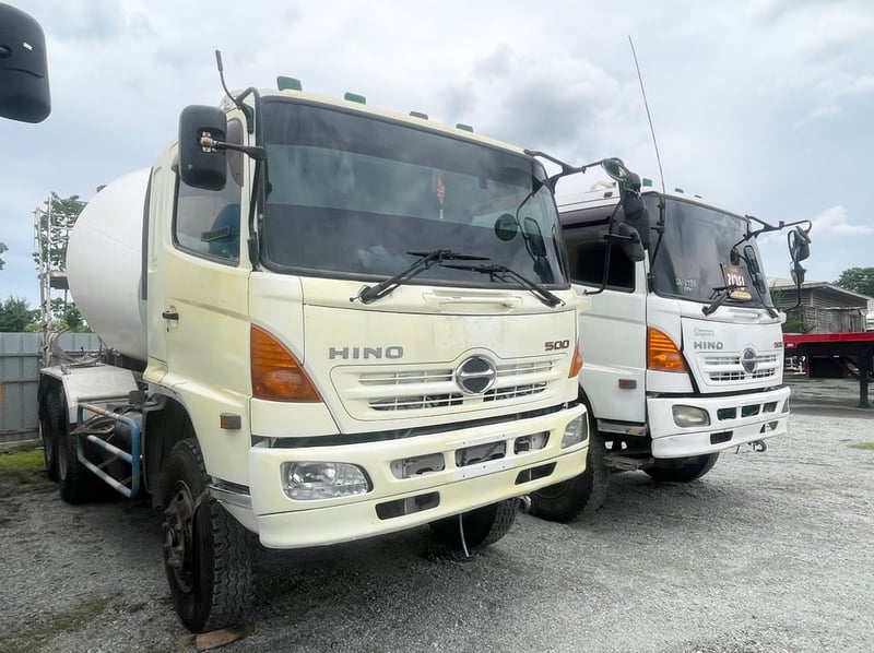 รถโม่ปูน FM1A 330 แรง ปี 55 (6782 6785) รถโม่ปูน FM1A 330 แรง ปี 55 (6782 6785)