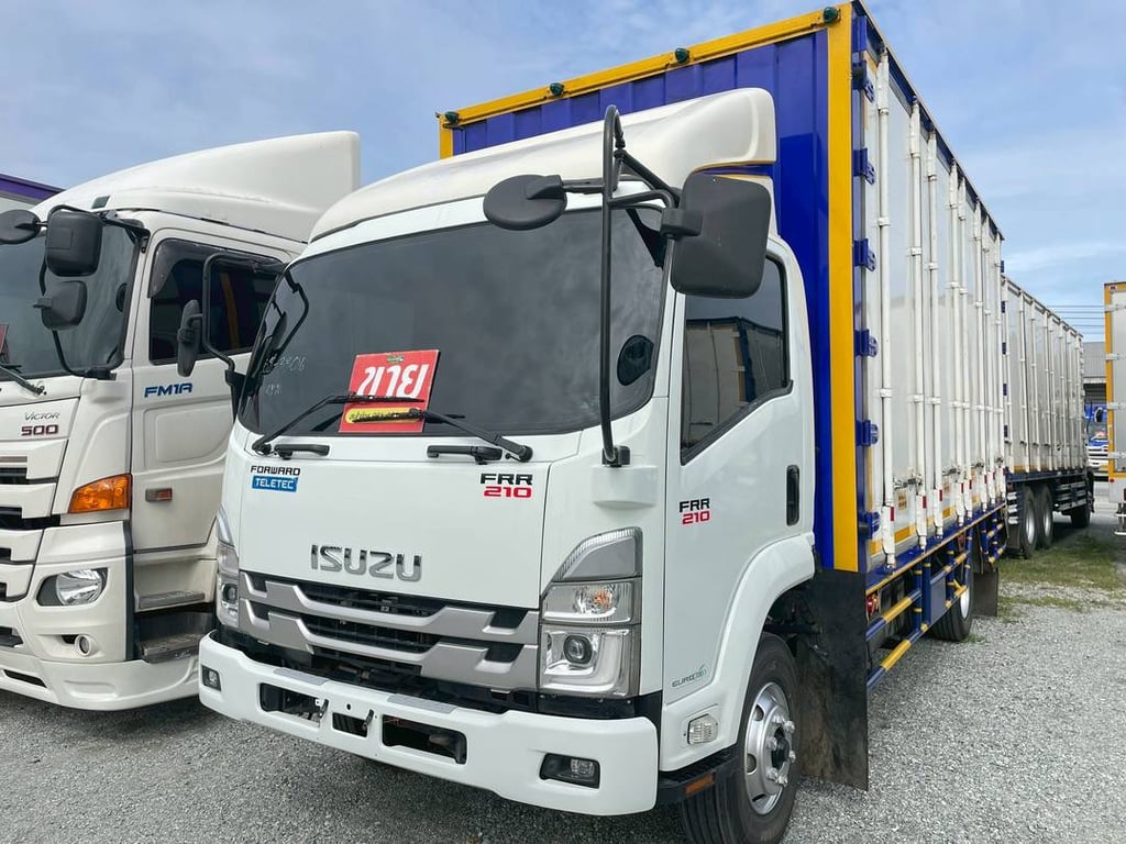 หกล้อตู้สิบบาน ISUZU FRR 210 แรง ปี 2565 (3306) หกล้อตู้สิบบาน ISUZU FRR 210 แรง ปี 2565 (3306)