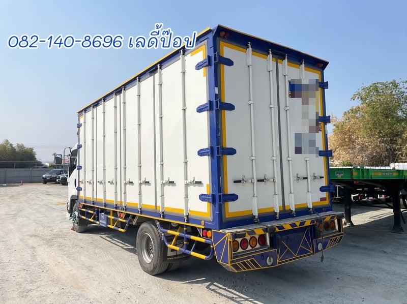 หกล้อตู้สิบบาน ISUZU FRR 210แรง ปี 2566 (8215)