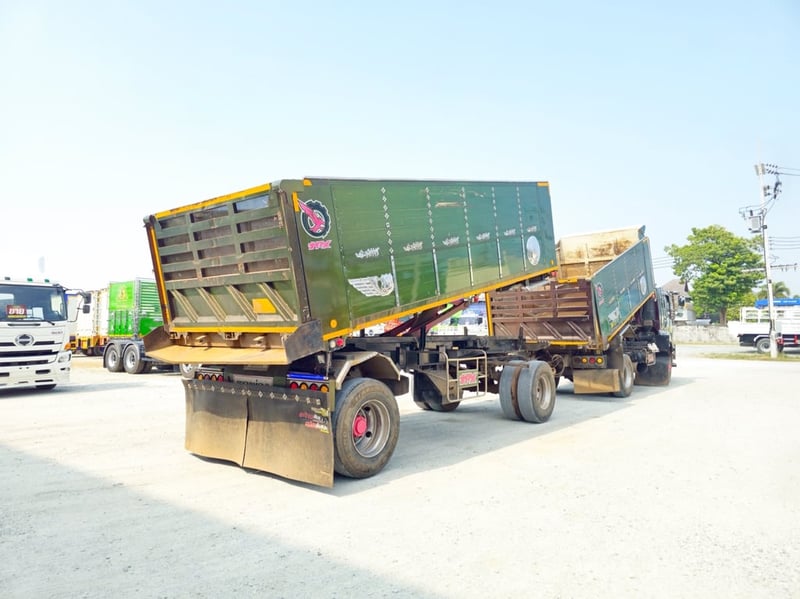 หกล้อดั้มพ์ ISUZU FTR 240 แรง ปี 2565 + หางดั้มสองเพลา อู่เดอะฟินิกซ์ ปี 2565 (5403 5404)