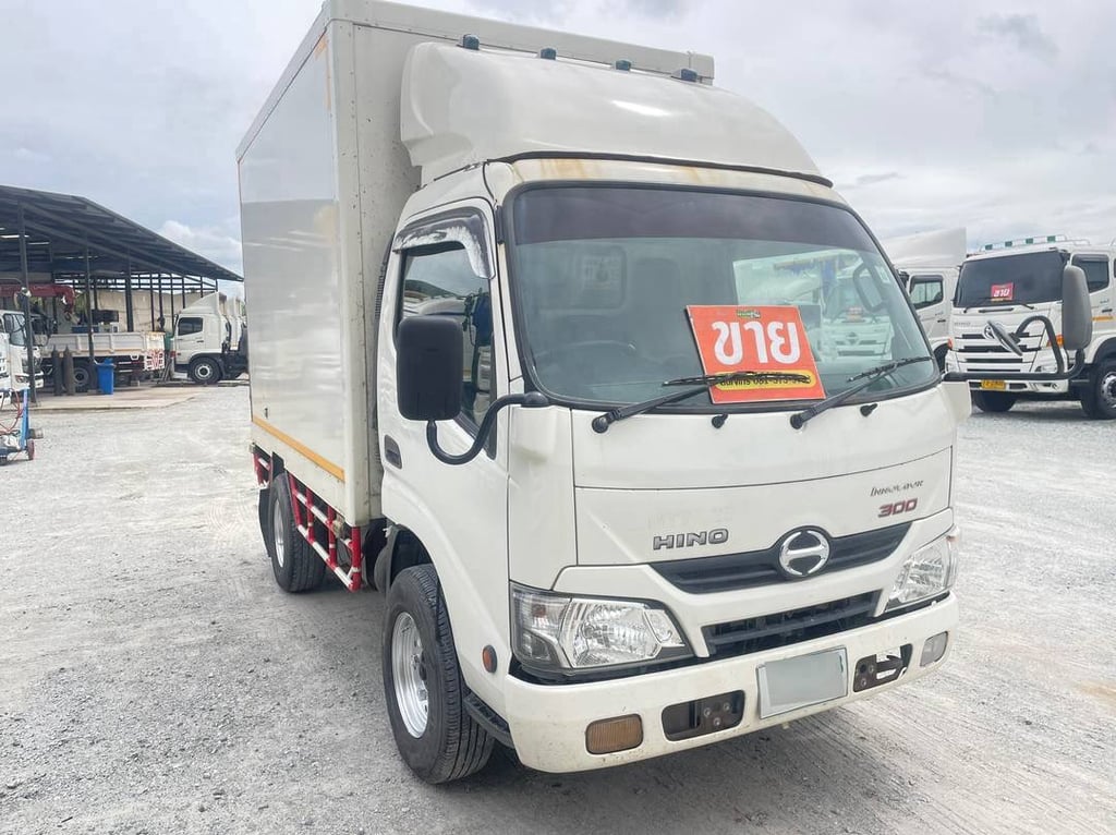 สี่ล้อตู้จัมโบ้ HINO XZU 136แรง ปี 2561 (4583)