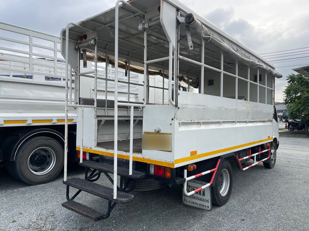 หกล้อโดยสาร HINO XZU 150 แรง ปี 2557 (0756)