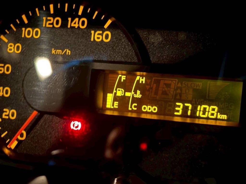 หกล้อโดยสาร HINO XZU 150แรง ปี 66 (2429)