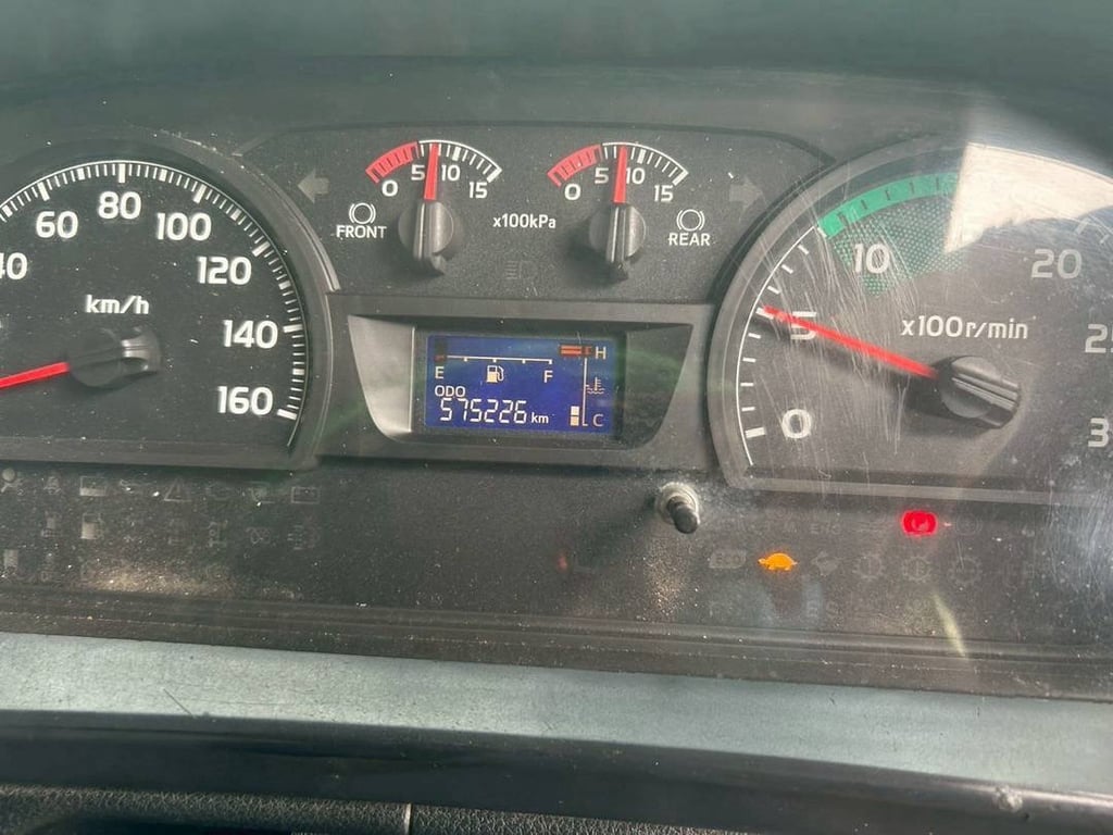 สิบล้อหัวลาก HINO FM1A 344 แรง ปี 2559 (9030) สิบล้อหัวลาก HINO FM1A 344 แรง ปี 2559 (9030)