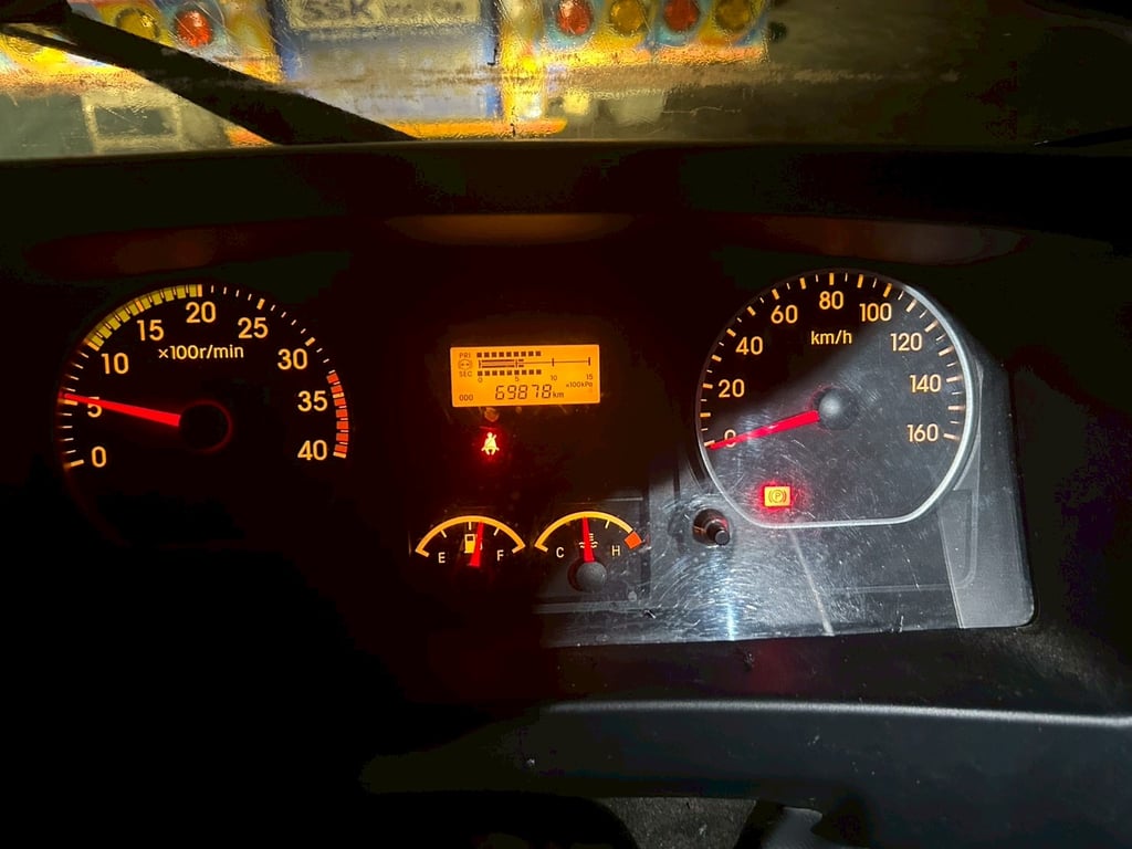 หกล้อบรรทุกน้ำ  ISUZU FRR 190 ปี 64 (4513)