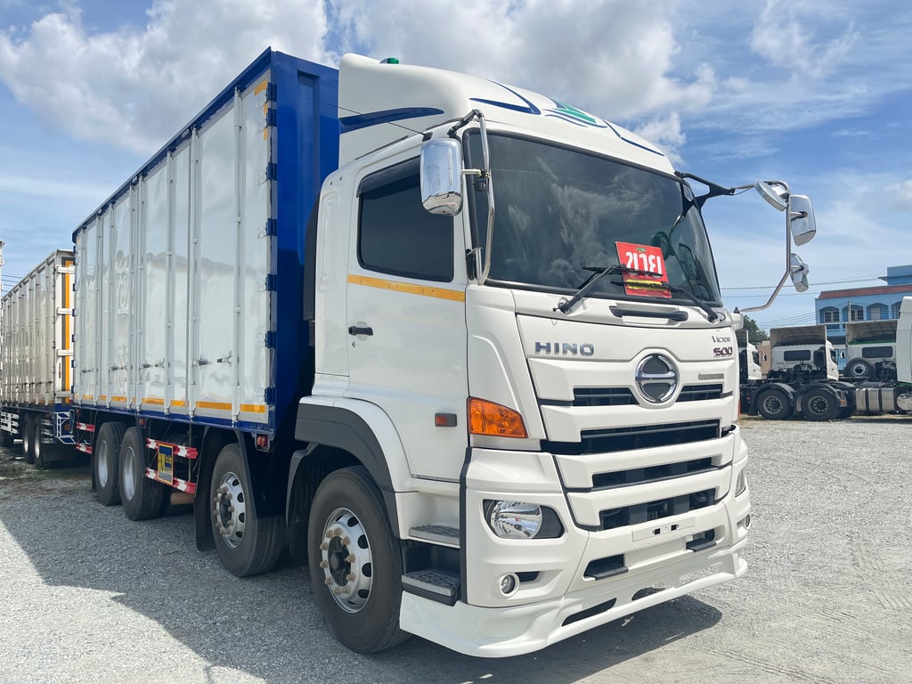 สิบสองล้อตู้สิบบาน HINO GY2P 380แรง ปี 65 (2556) สิบสองล้อตู้สิบบาน HINO GY2P 380แรง ปี 65 (2556)