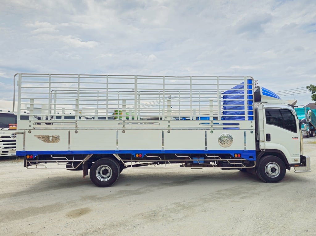 หกล้อคอกกระบะมิเนียม ISUZU FRR 210 แรง ปี 2565 (9202) หกล้อคอกกระบะมิเนียม ISUZU FRR 210 แรง ปี 2565 (9202)