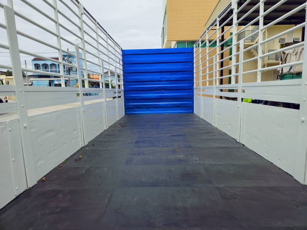 หกล้อคอกกระบะมิเนียม ISUZU FRR 210 แรง ปี 2565 (9202)