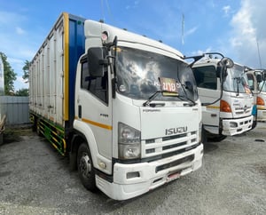 หกล้อตู้สิบบาน ISUZU FRR 190 แรง ปี 2556 (0034) หกล้อตู้สิบบาน ISUZU FRR 190 แรง ปี 2556 (0034)